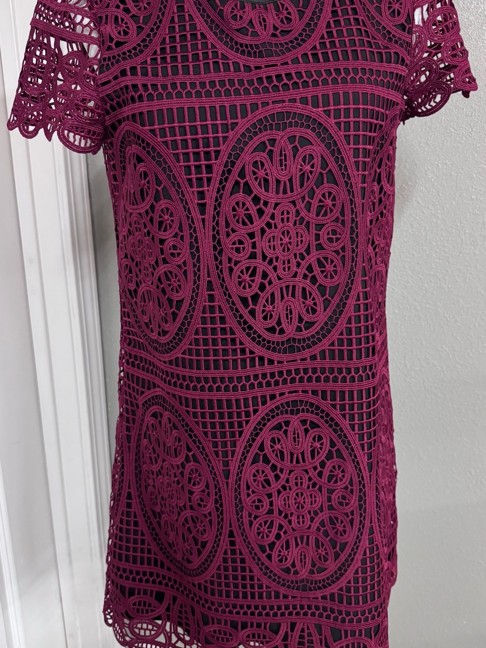 Women's Crochet Overlay Shift Tunic - Burgundy